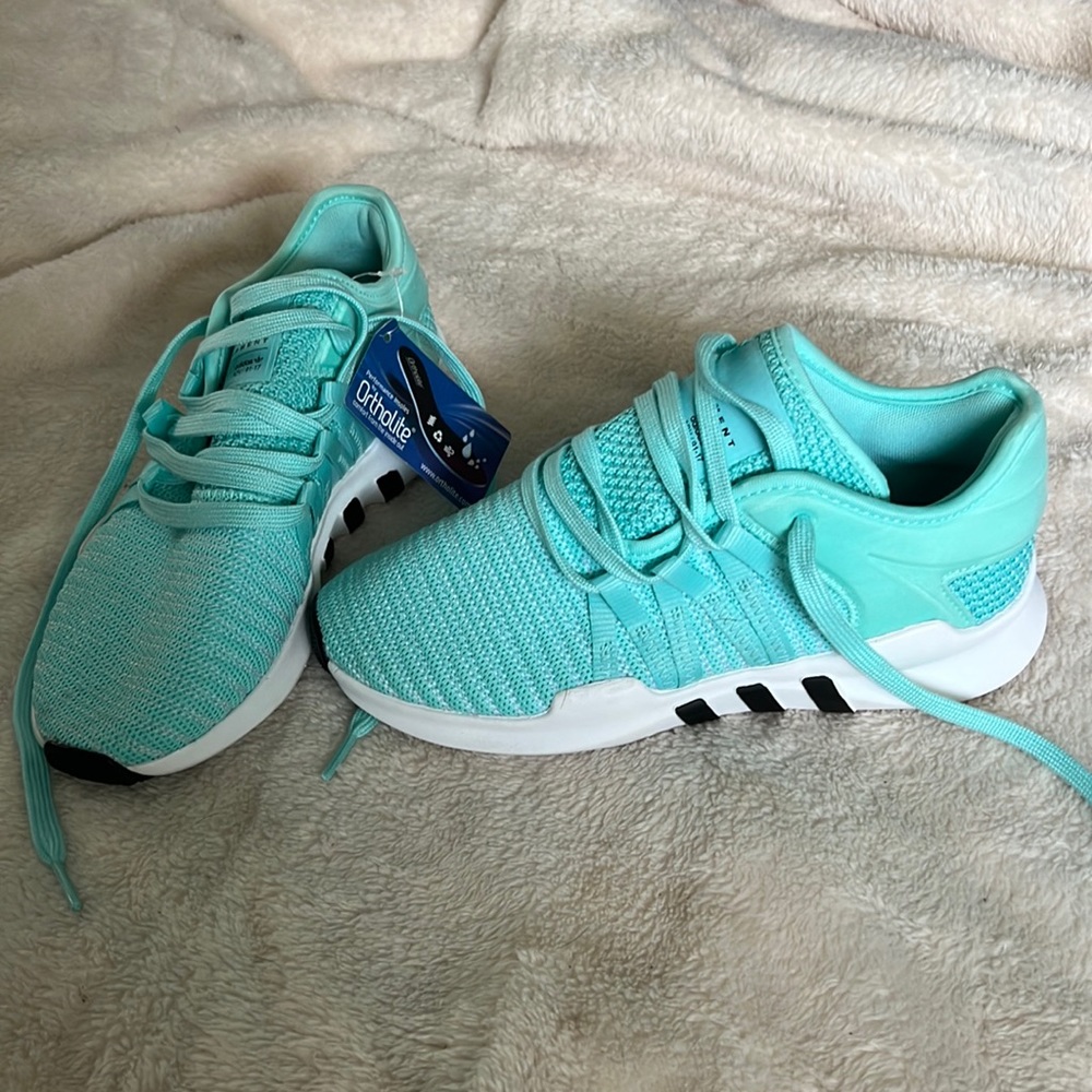 Adidas ADV/91-17, aqua color. Size 6